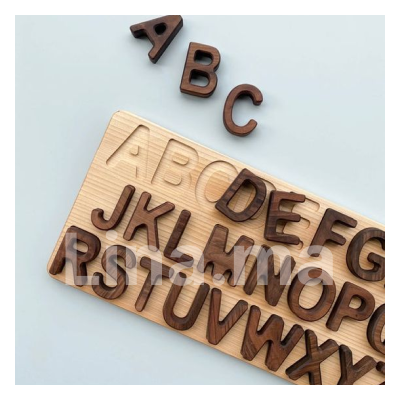 Planche puzzle avec des alphabets